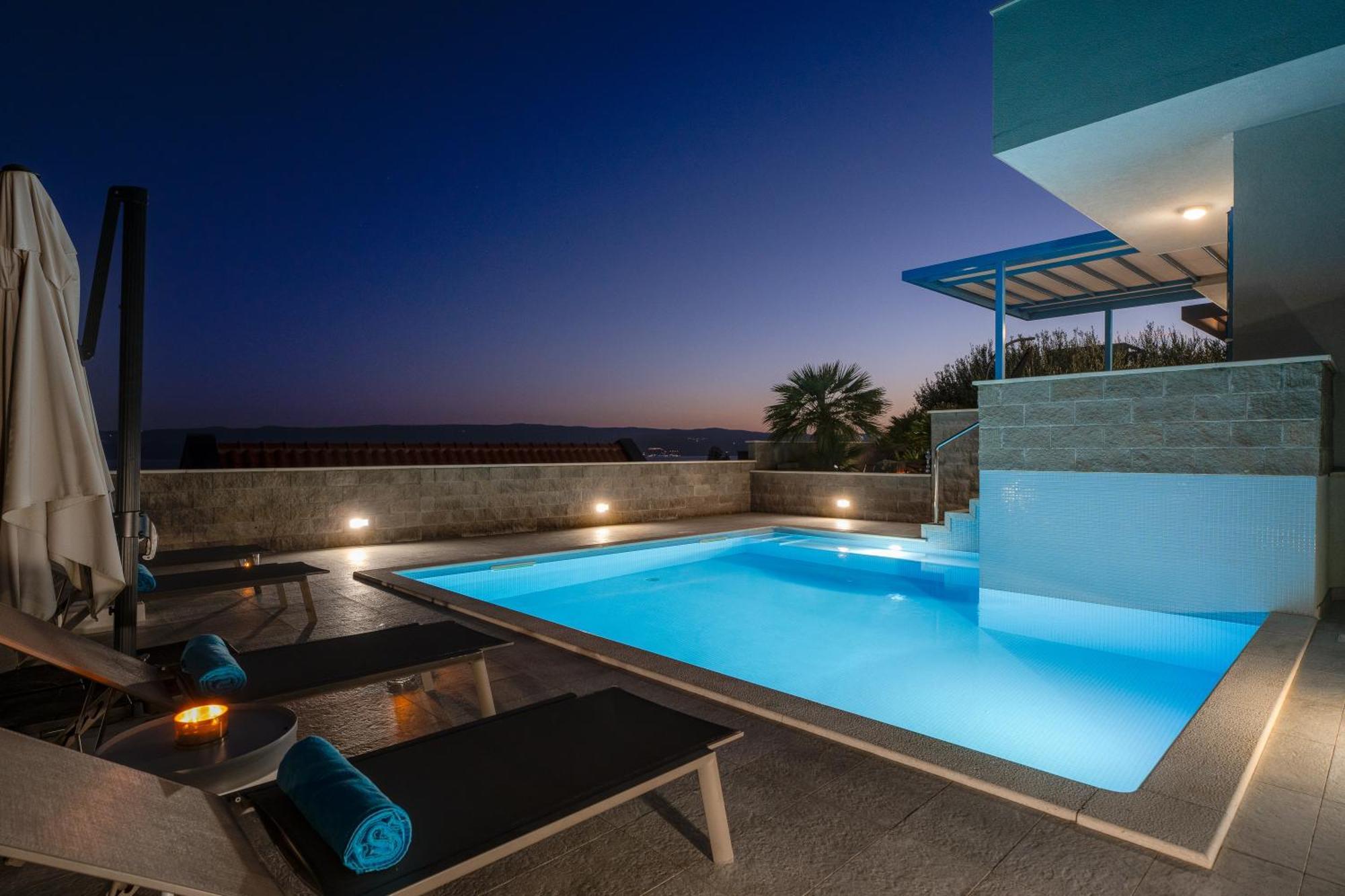 Villa Allegra With 32Msq Heated Pool, 300M Far From Sandy Beaches, Open Sea View Omiš Екстериор снимка