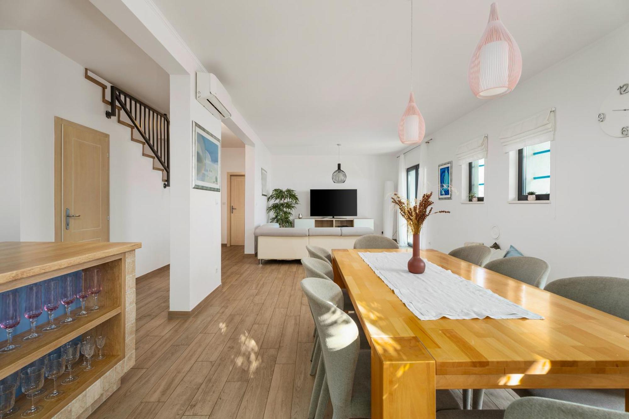 Villa Allegra With 32Msq Heated Pool, 300M Far From Sandy Beaches, Open Sea View Omiš Екстериор снимка
